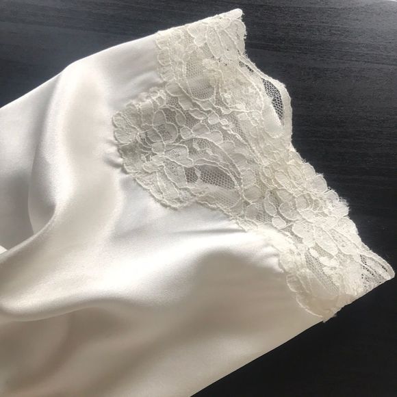 Gold Label VINTAGE VICTORIAS SECRET ROBE - Picture 12 of 16